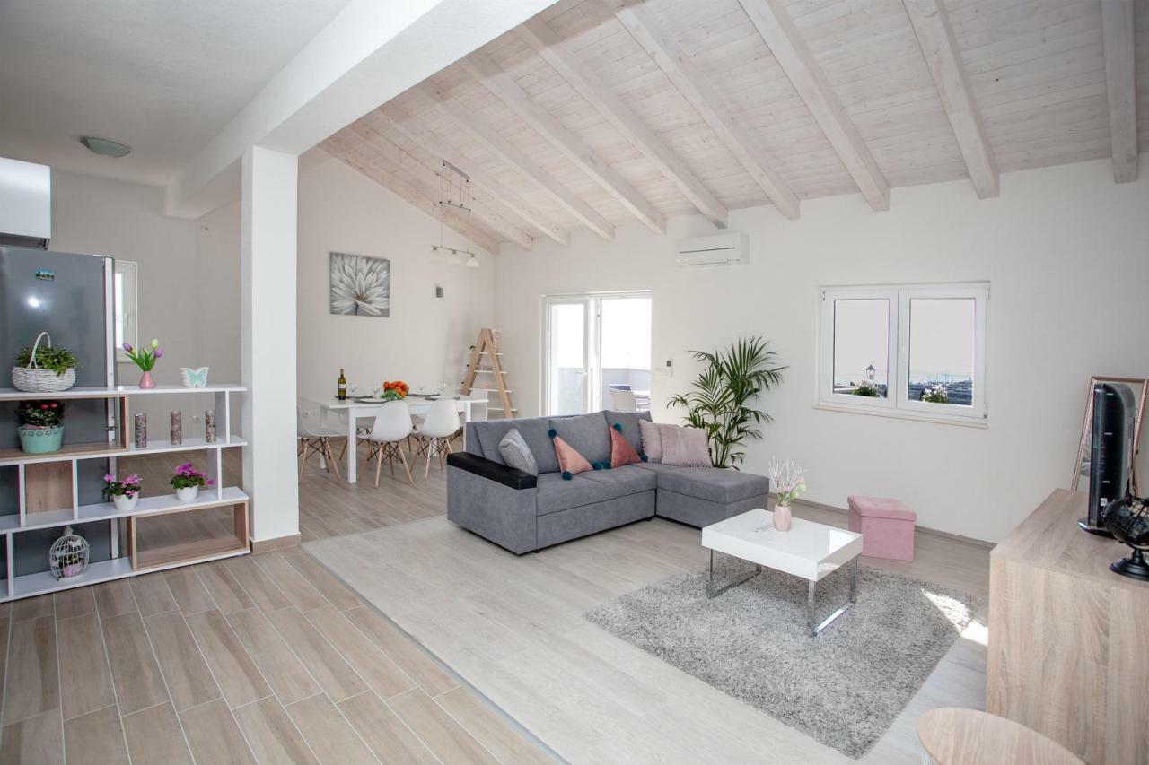 Luxury Sea View Apartment Jesenice (Split-Dalmatia) Exterior foto