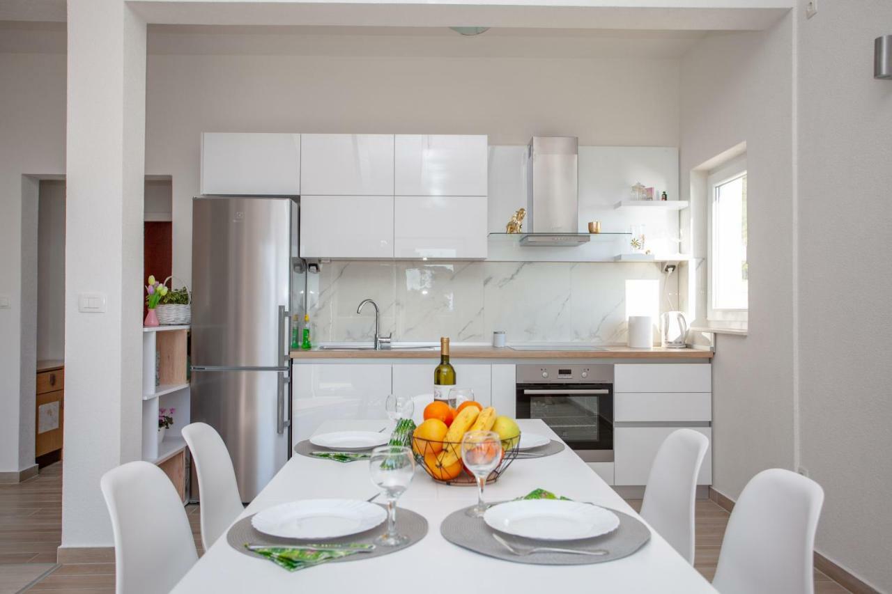 Luxury Sea View Apartment Jesenice (Split-Dalmatia) Exterior foto